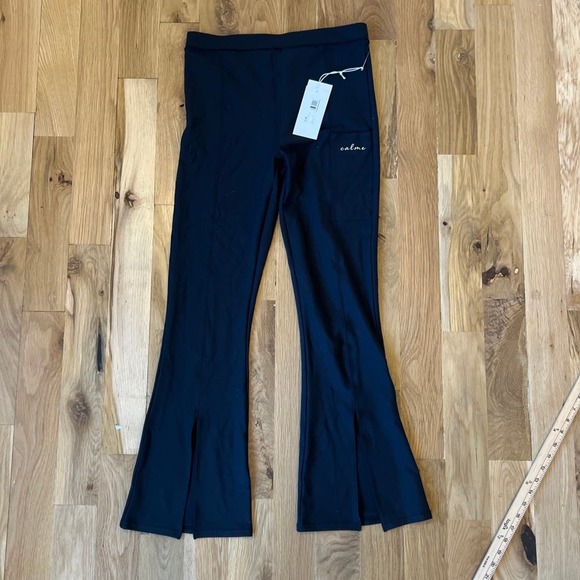 NWT Women's Calme Ease Split Leg Flare Black Leggings SZ L - Picture 2 of 6